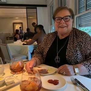 Meet your Posher, Deborah